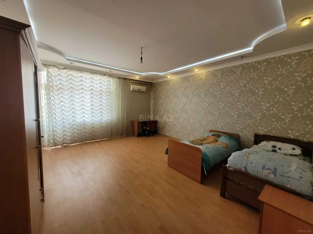 Satılır 3 otaqlı mənzil 144 m²