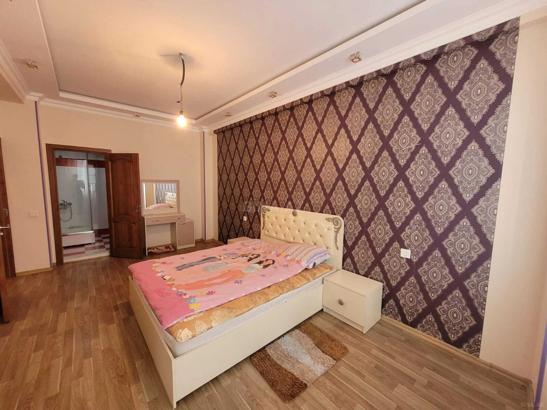 Satılır 3 otaqlı mənzil 144 m²