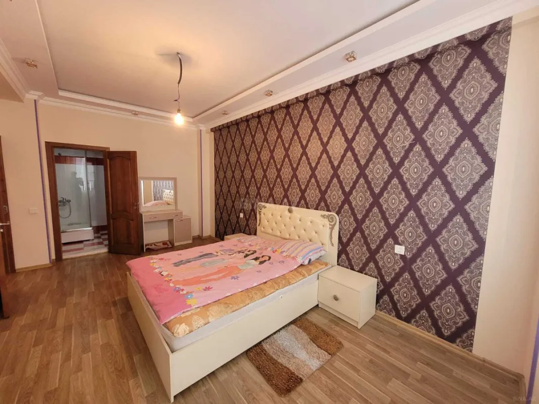 Satılır 3 otaqlı mənzil 144 m²
