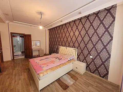 Satılır 3 otaqlı mənzil 144 m²