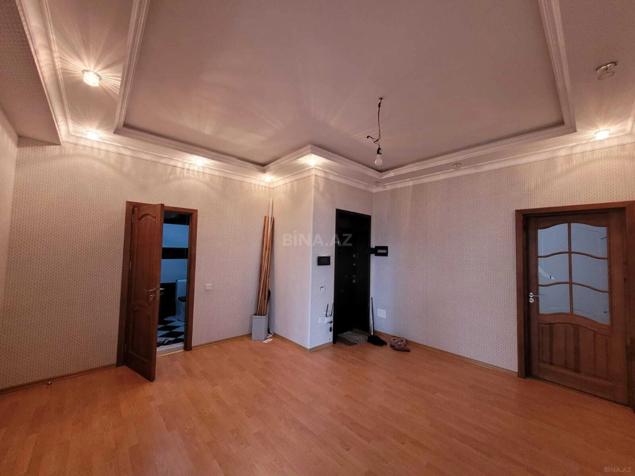 Satılır 3 otaqlı mənzil 144 m²