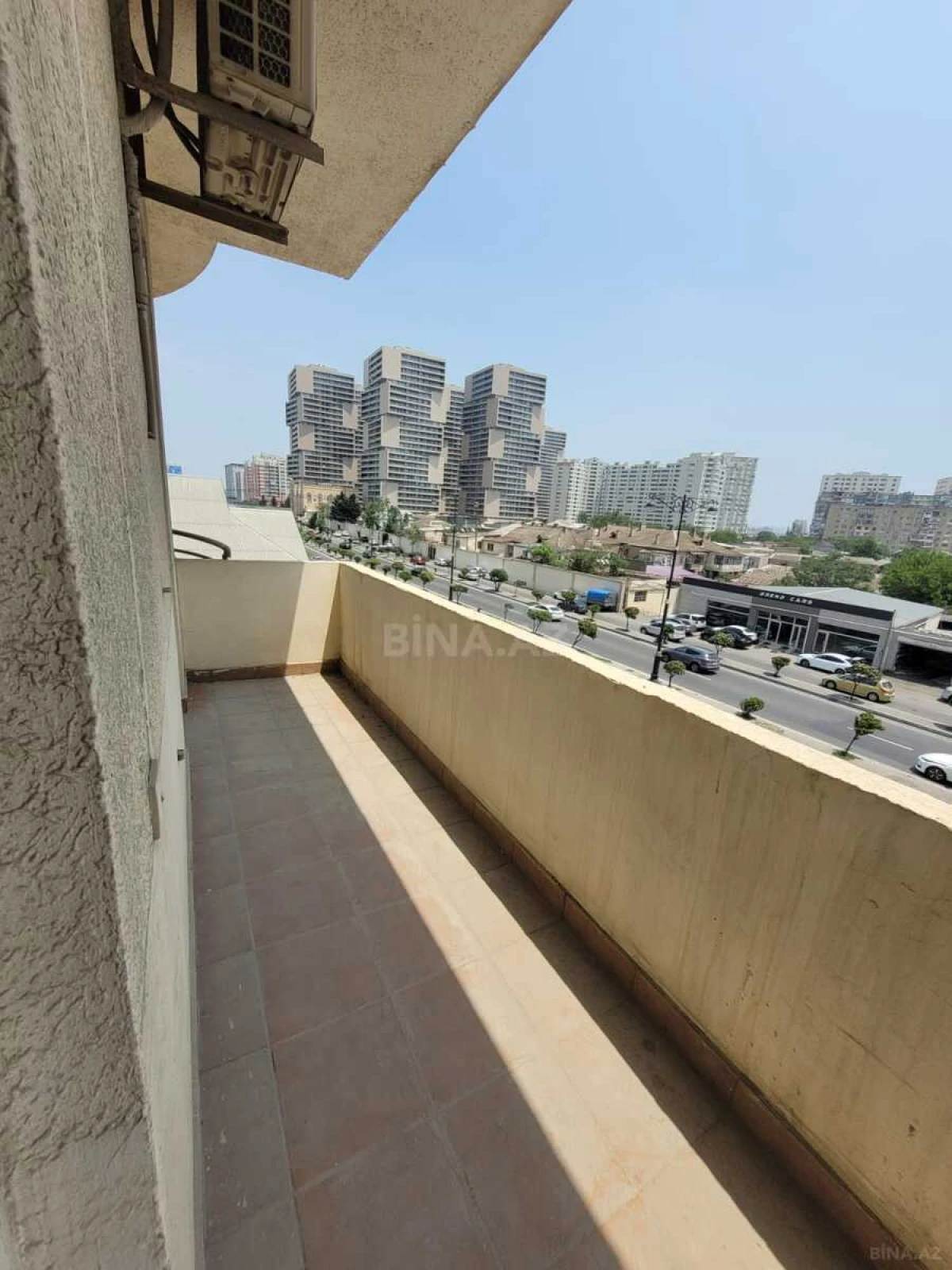 Satılır 3 otaqlı mənzil 144 m²