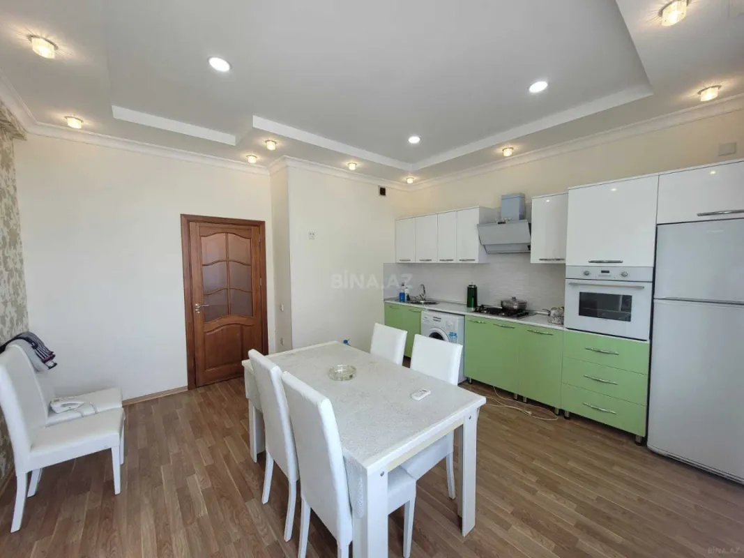 Satılır 3 otaqlı mənzil 144 m²