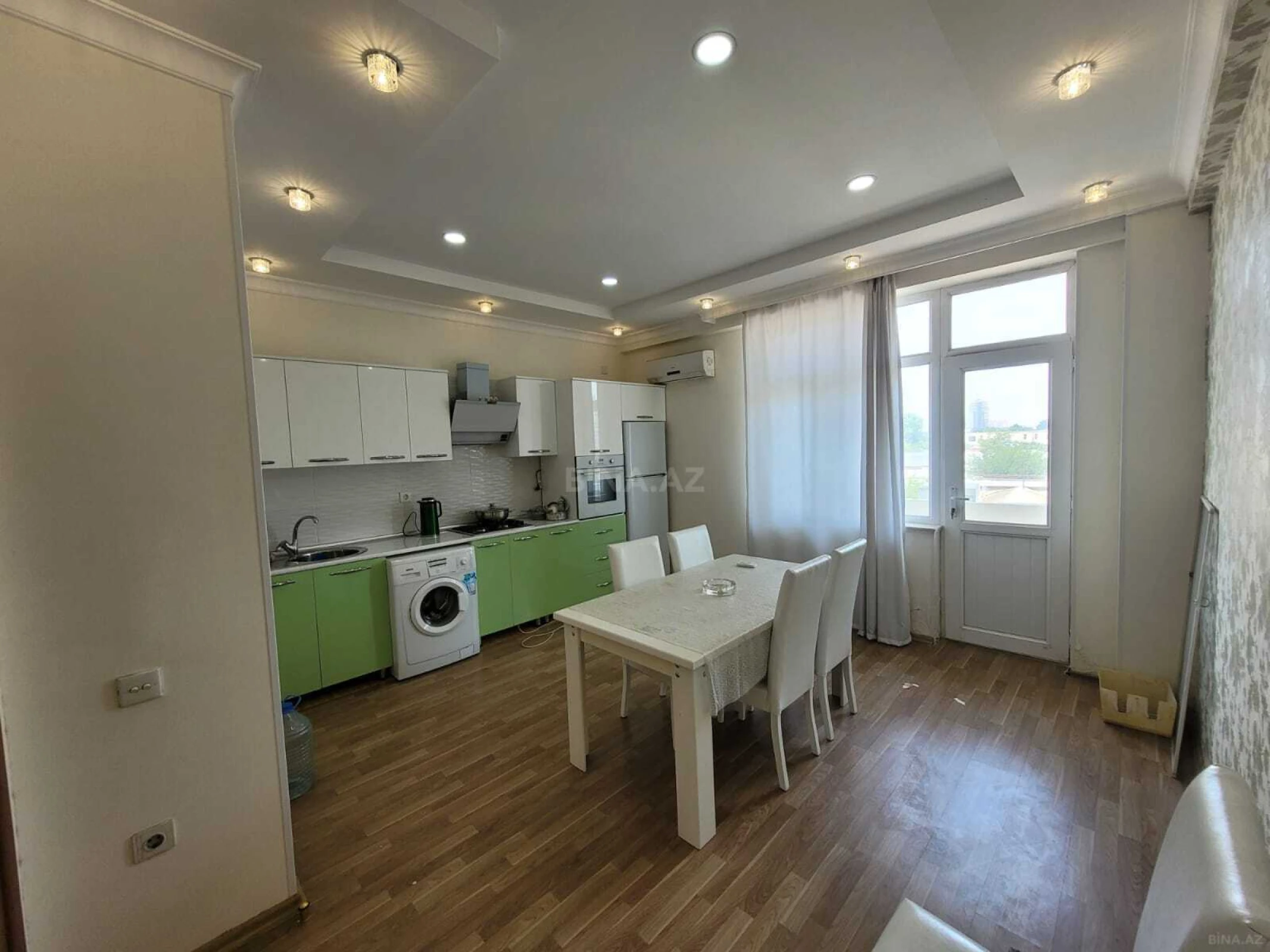 Satılır 3 otaqlı mənzil 144 m²