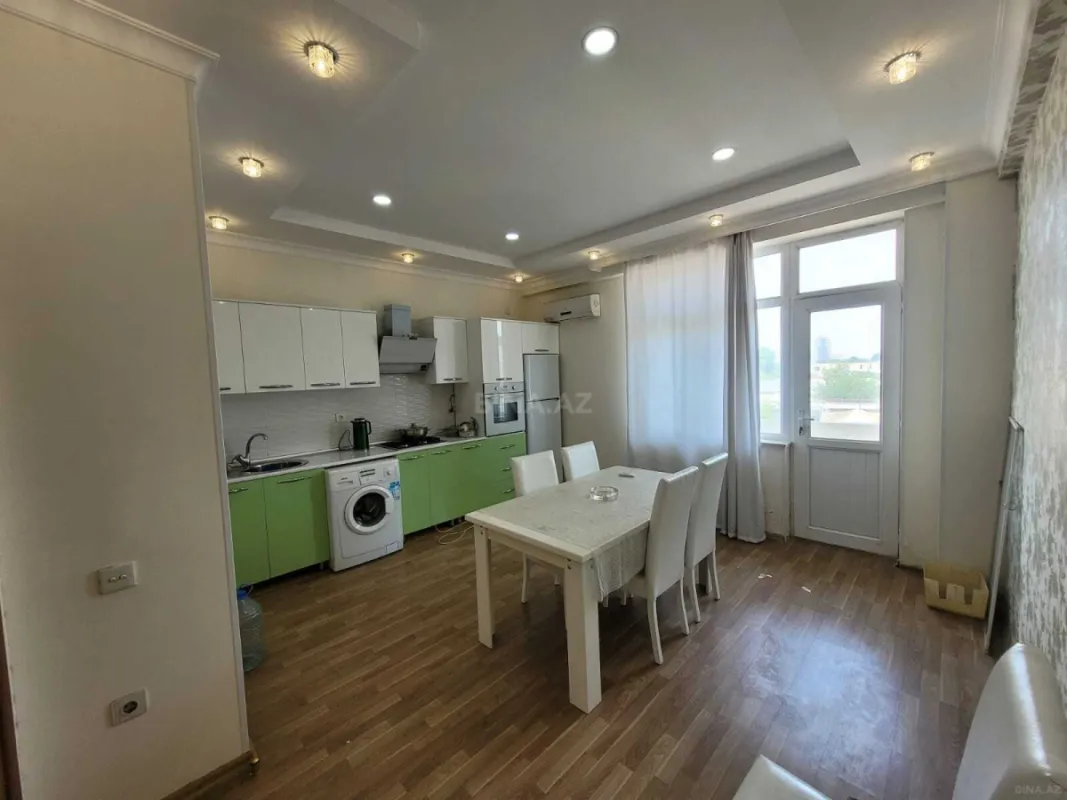 Satılır 3 otaqlı mənzil 144 m²