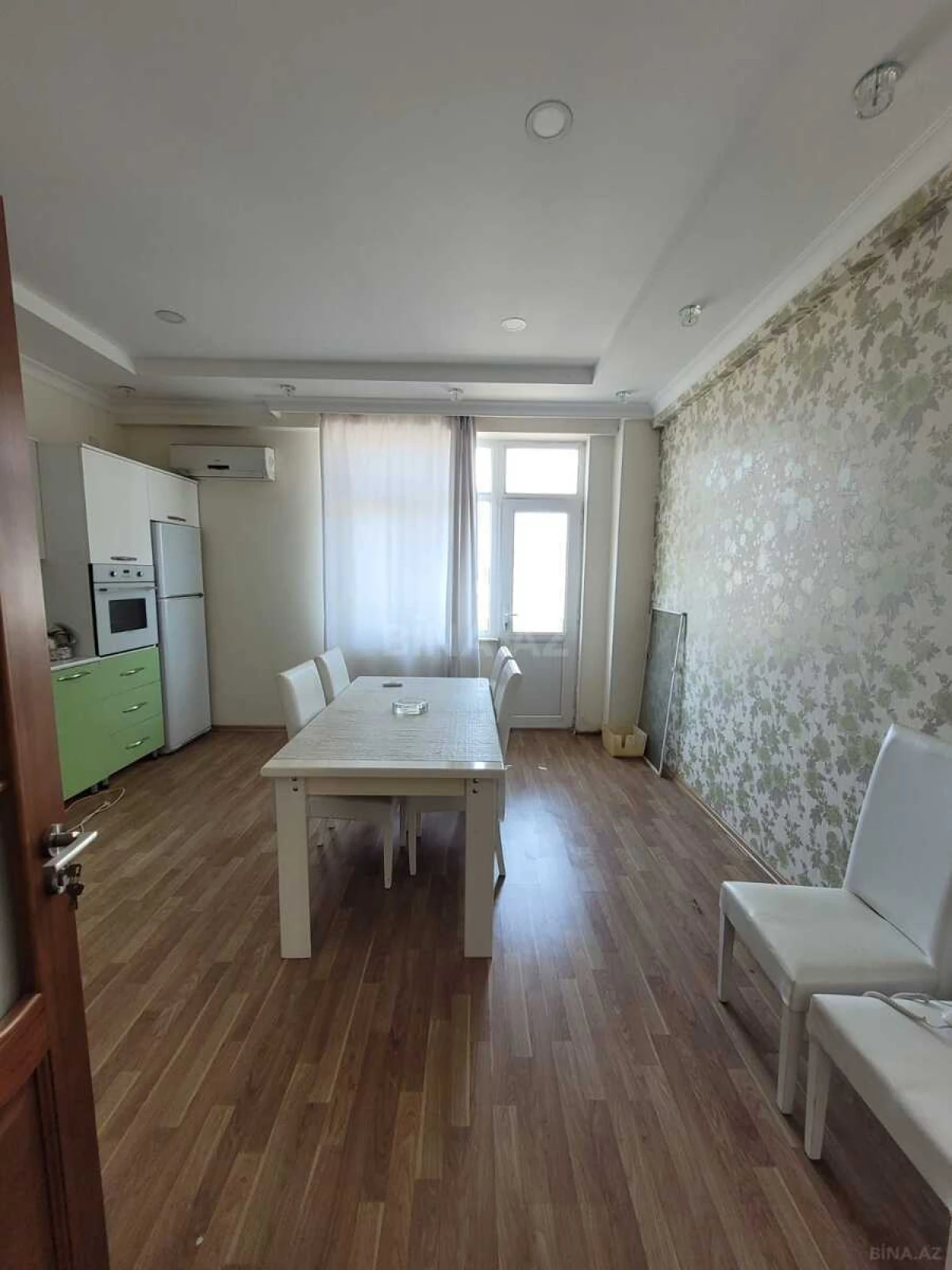 Satılır 3 otaqlı mənzil 144 m²