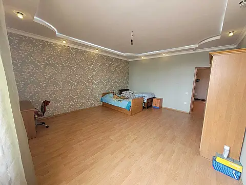 Satılır 3 otaqlı mənzil 144 m²