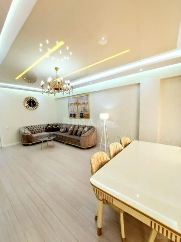 Kirayə verilir 3 otaqlı mənzil 100 m²