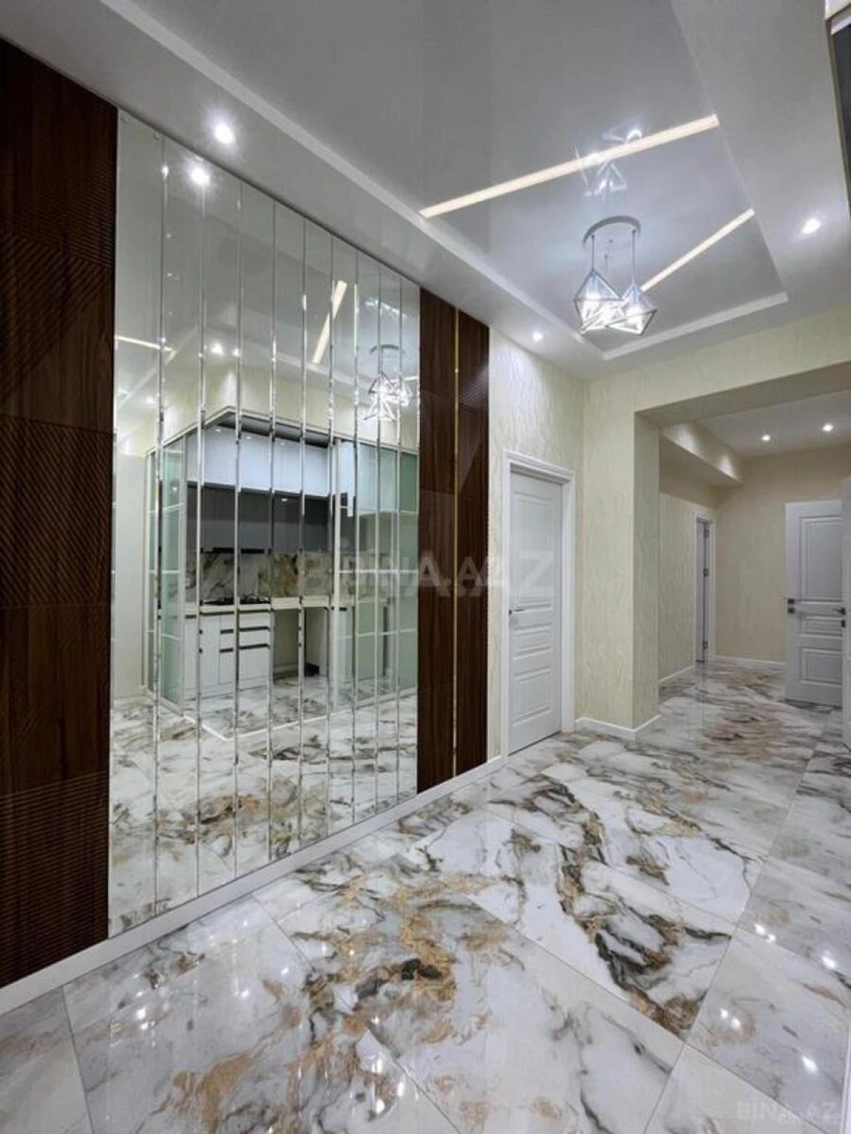 Kirayə verilir 3 otaqlı mənzil 100 m²