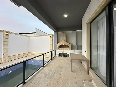Satılır 4 otaqlı həyət evi 240 m²