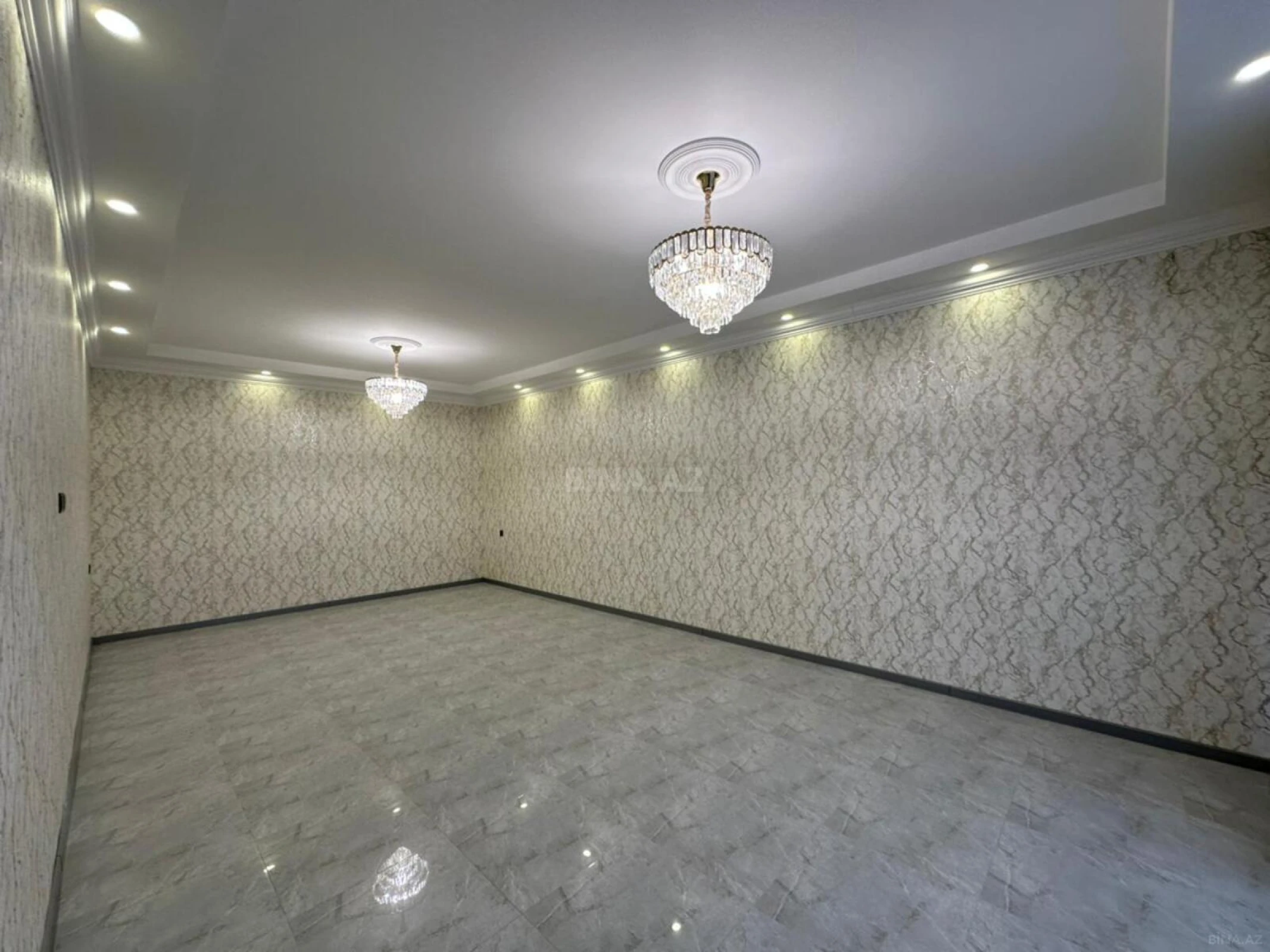 Satılır 4 otaqlı həyət evi 240 m²