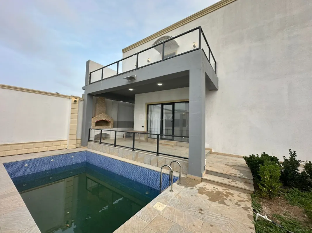 Satılır 4 otaqlı həyət evi 240 m²