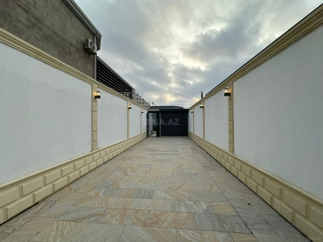 Satılır 4 otaqlı həyət evi 240 m²