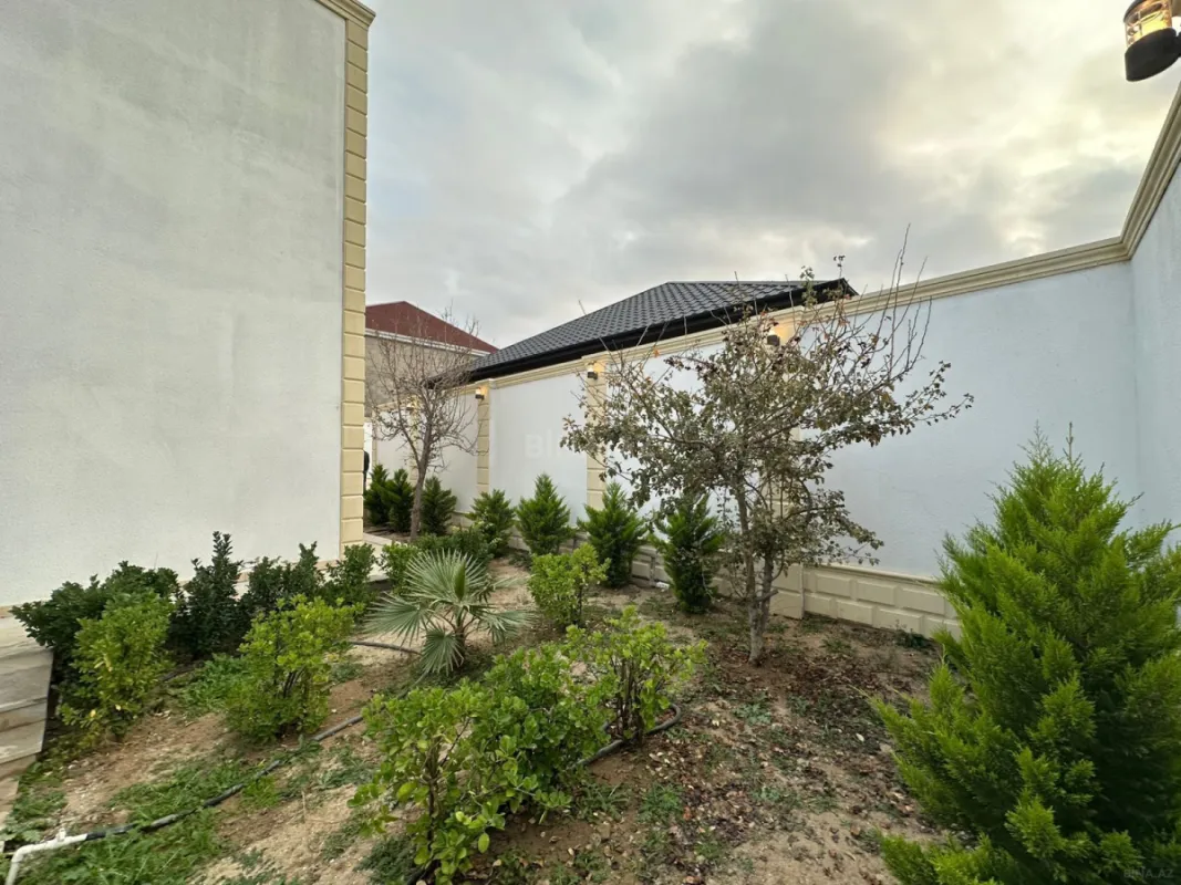 Satılır 4 otaqlı həyət evi 240 m²