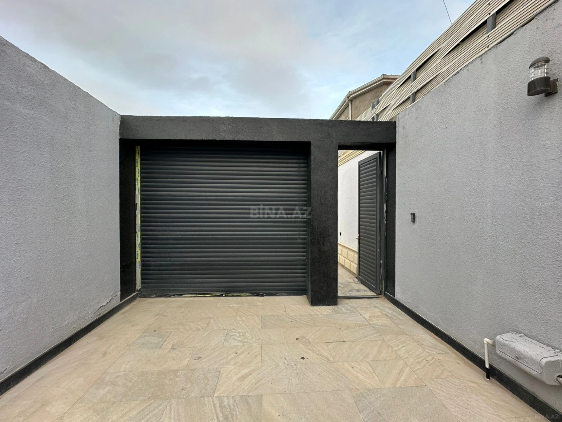 Satılır 4 otaqlı həyət evi 240 m²