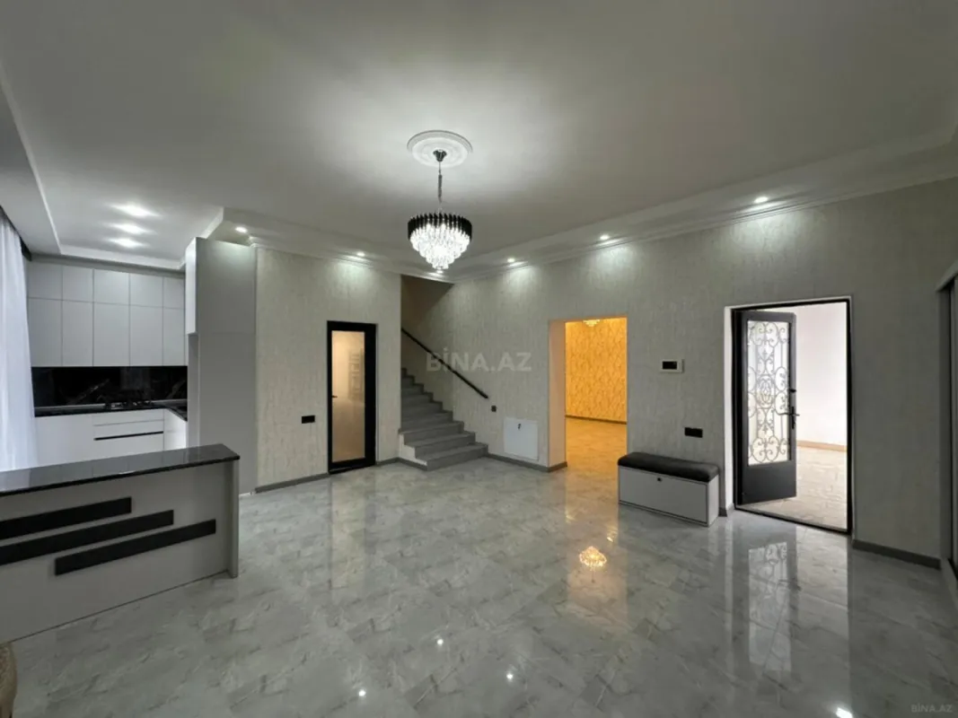 Satılır 4 otaqlı həyət evi 240 m²