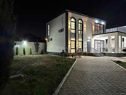 Satılır 4 otaqlı həyət evi 240 m²