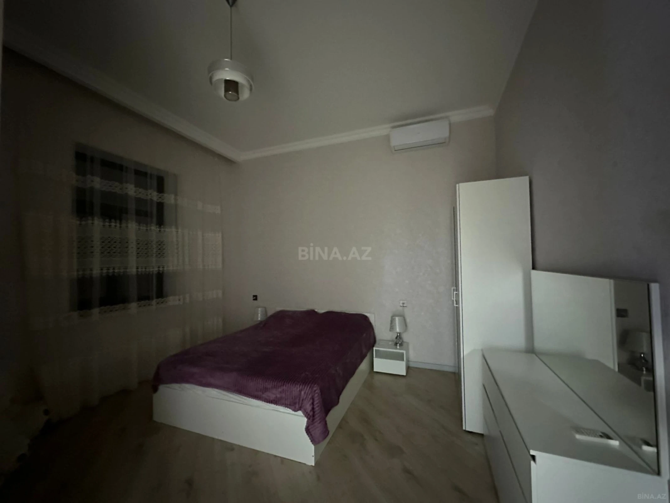 Satılır 4 otaqlı həyət evi 240 m²