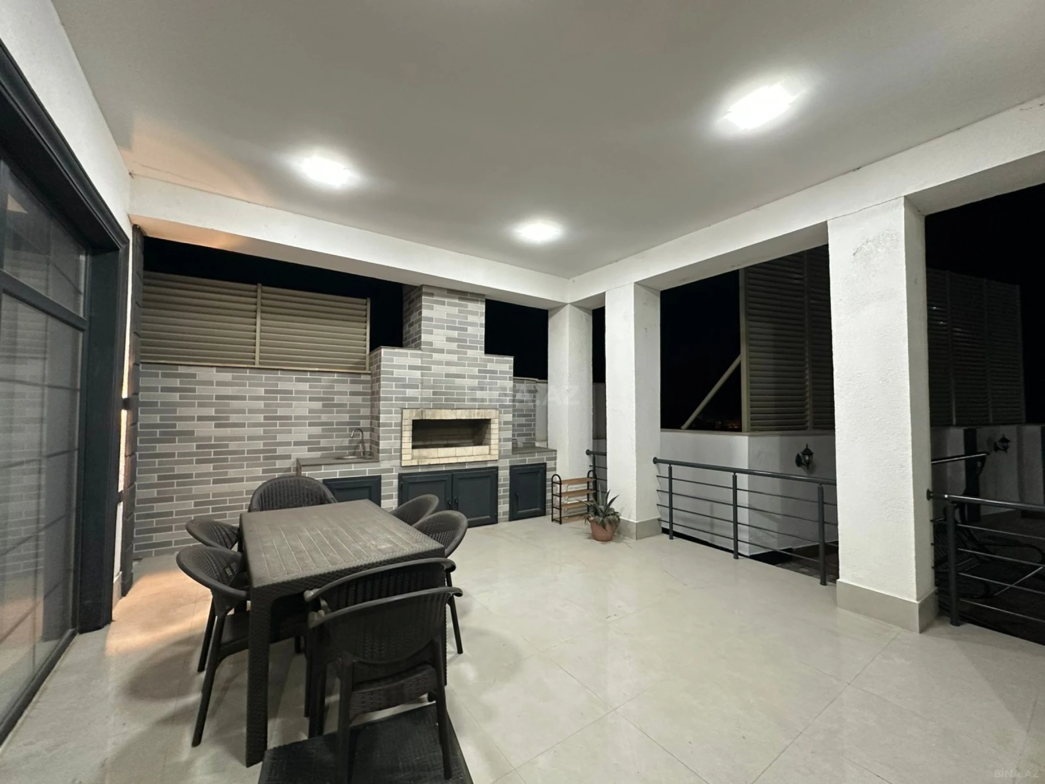 Satılır 4 otaqlı həyət evi 240 m²