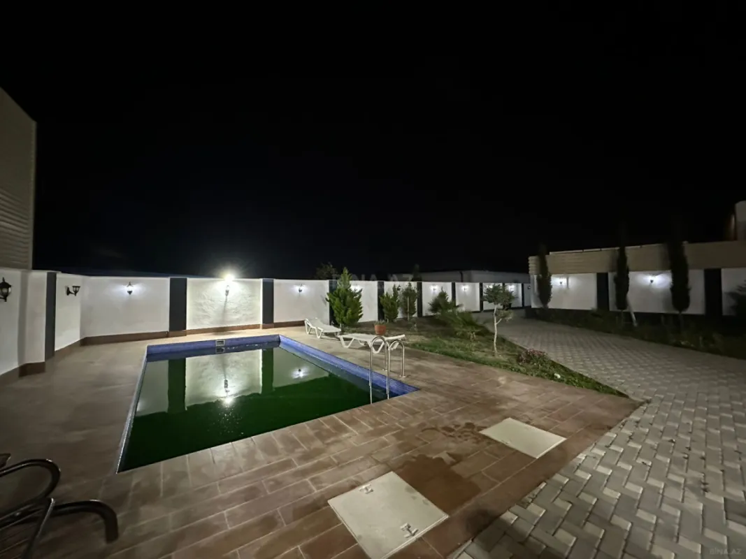 Satılır 4 otaqlı həyət evi 240 m²