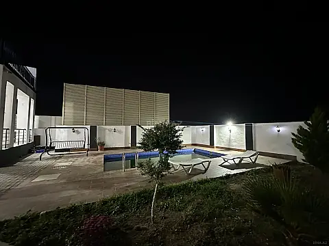 Satılır 4 otaqlı həyət evi 240 m²