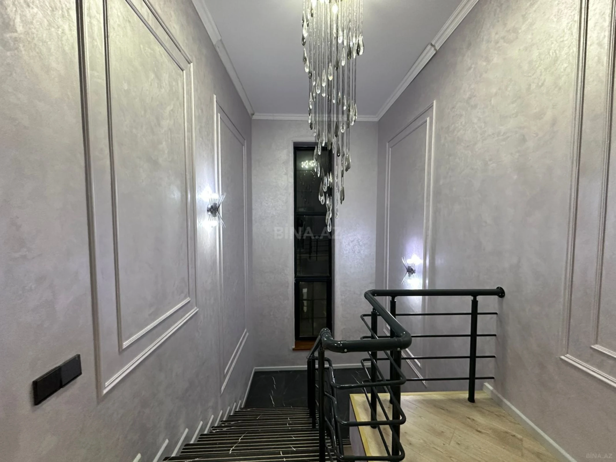 Satılır 4 otaqlı həyət evi 240 m²