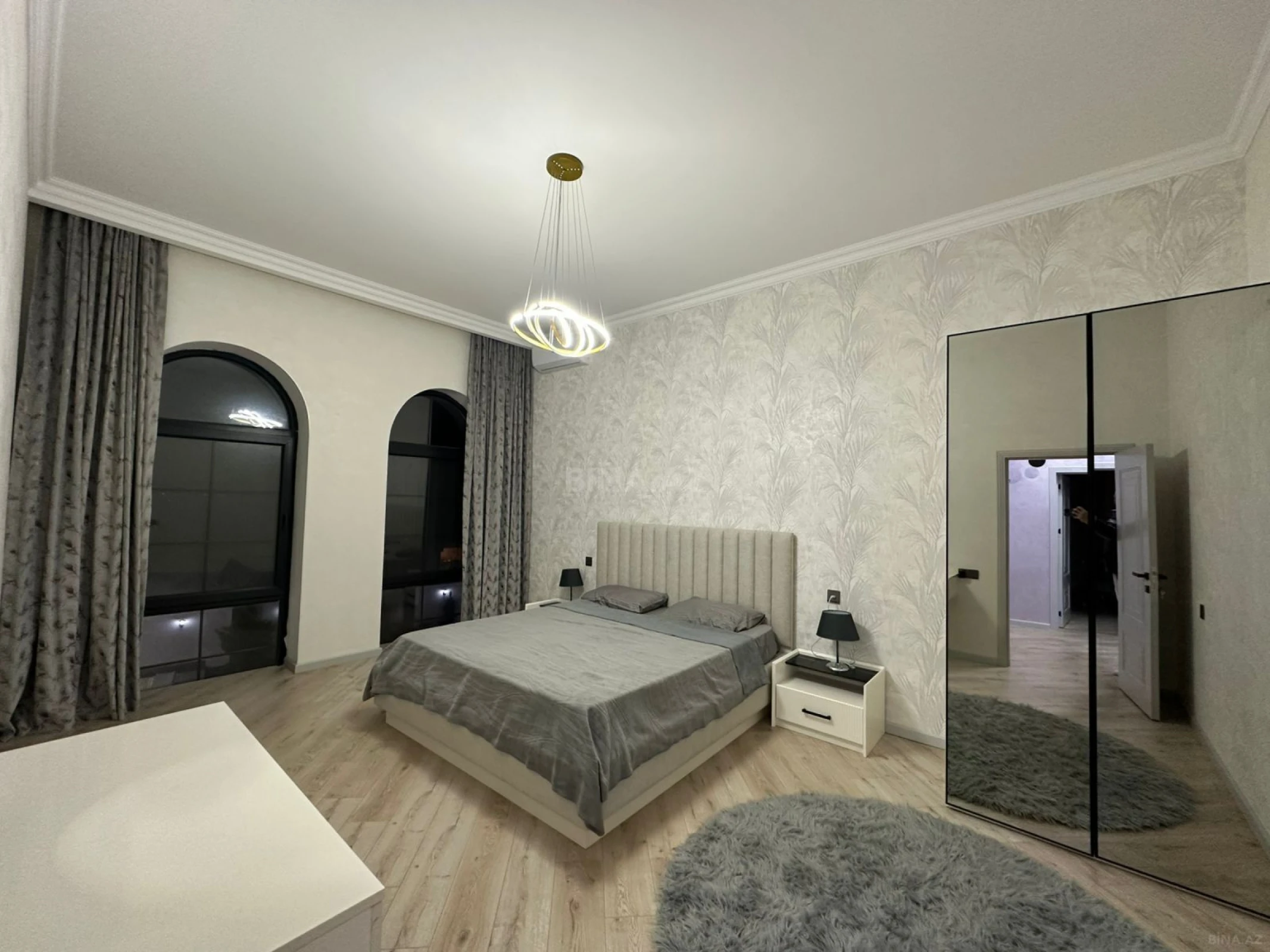 Satılır 4 otaqlı həyət evi 240 m²