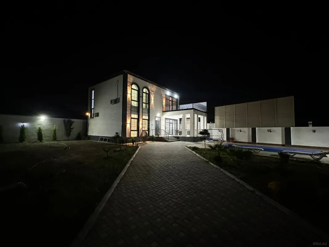 Satılır 4 otaqlı həyət evi 240 m²