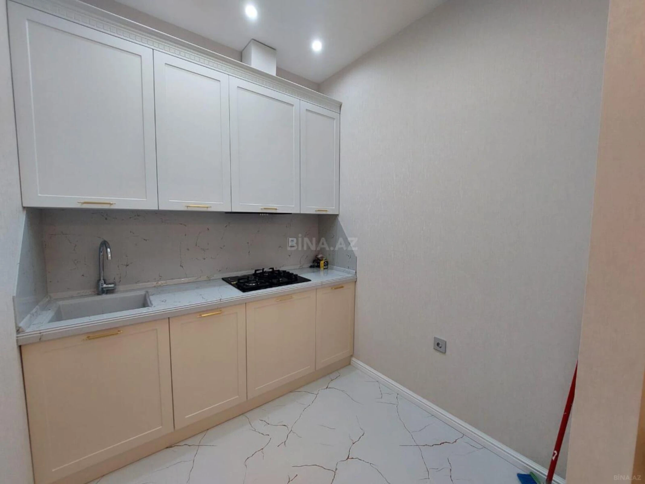 Kirayə verilir 2 otaqlı mənzil 70 m²