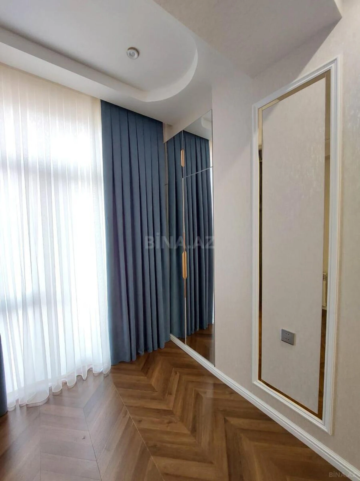 Kirayə verilir 2 otaqlı mənzil 70 m²