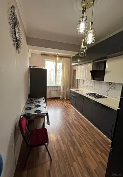 Satılır 3 otaqlı mənzil 84 m²
