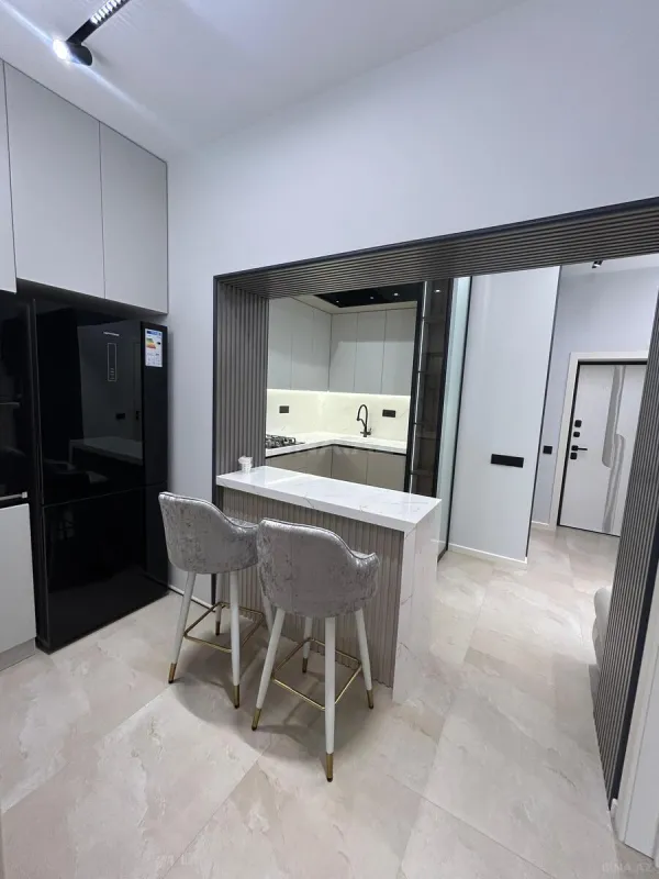 Kirayə verilir 2 otaqlı mənzil 70 m²