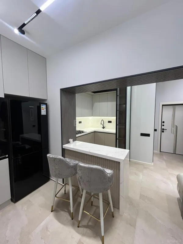 Kirayə verilir 2 otaqlı mənzil 70 m²