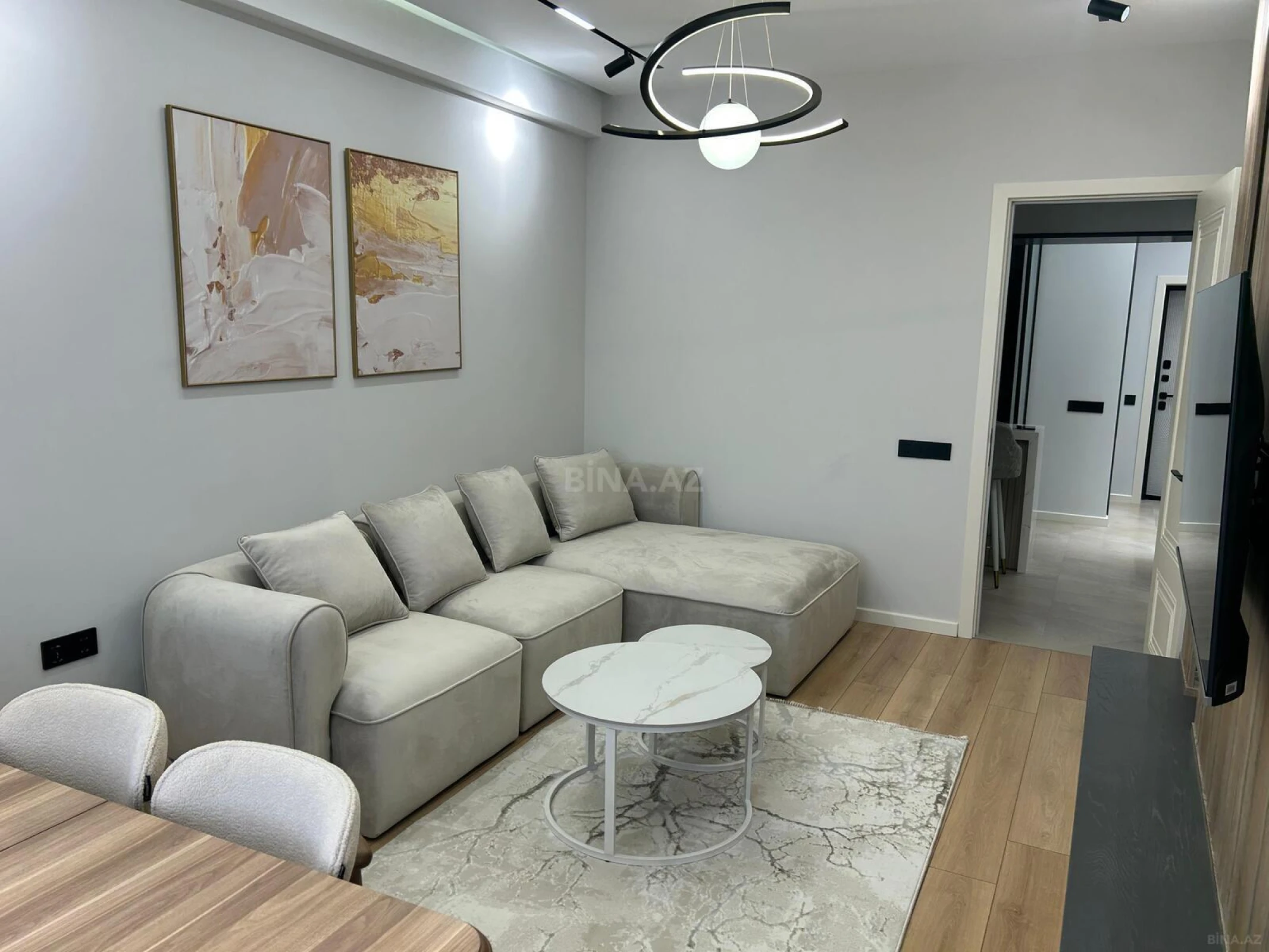 Kirayə verilir 2 otaqlı mənzil 70 m²