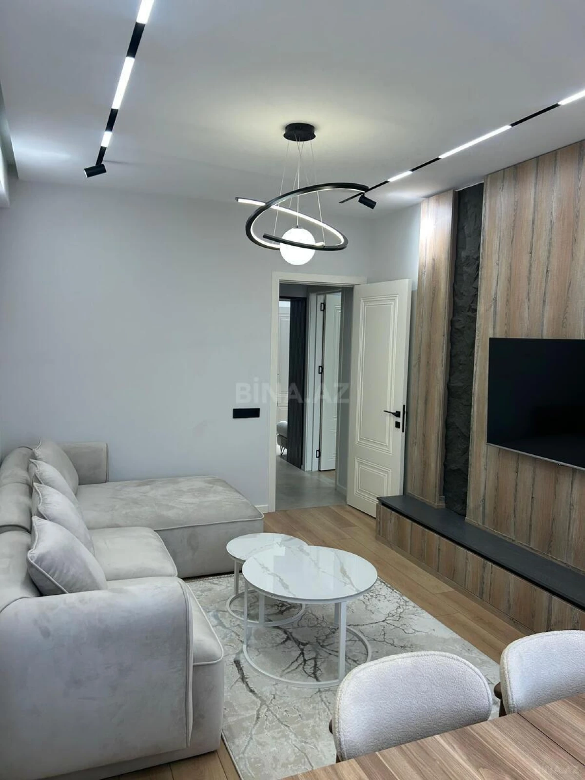 Kirayə verilir 2 otaqlı mənzil 70 m²