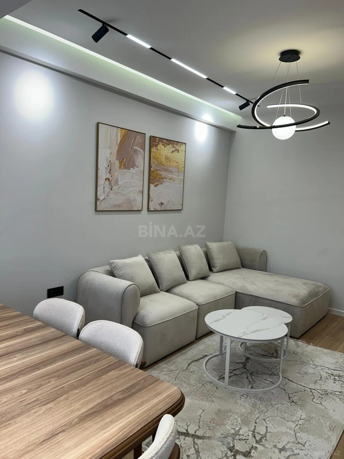 Kirayə verilir 2 otaqlı mənzil 70 m²