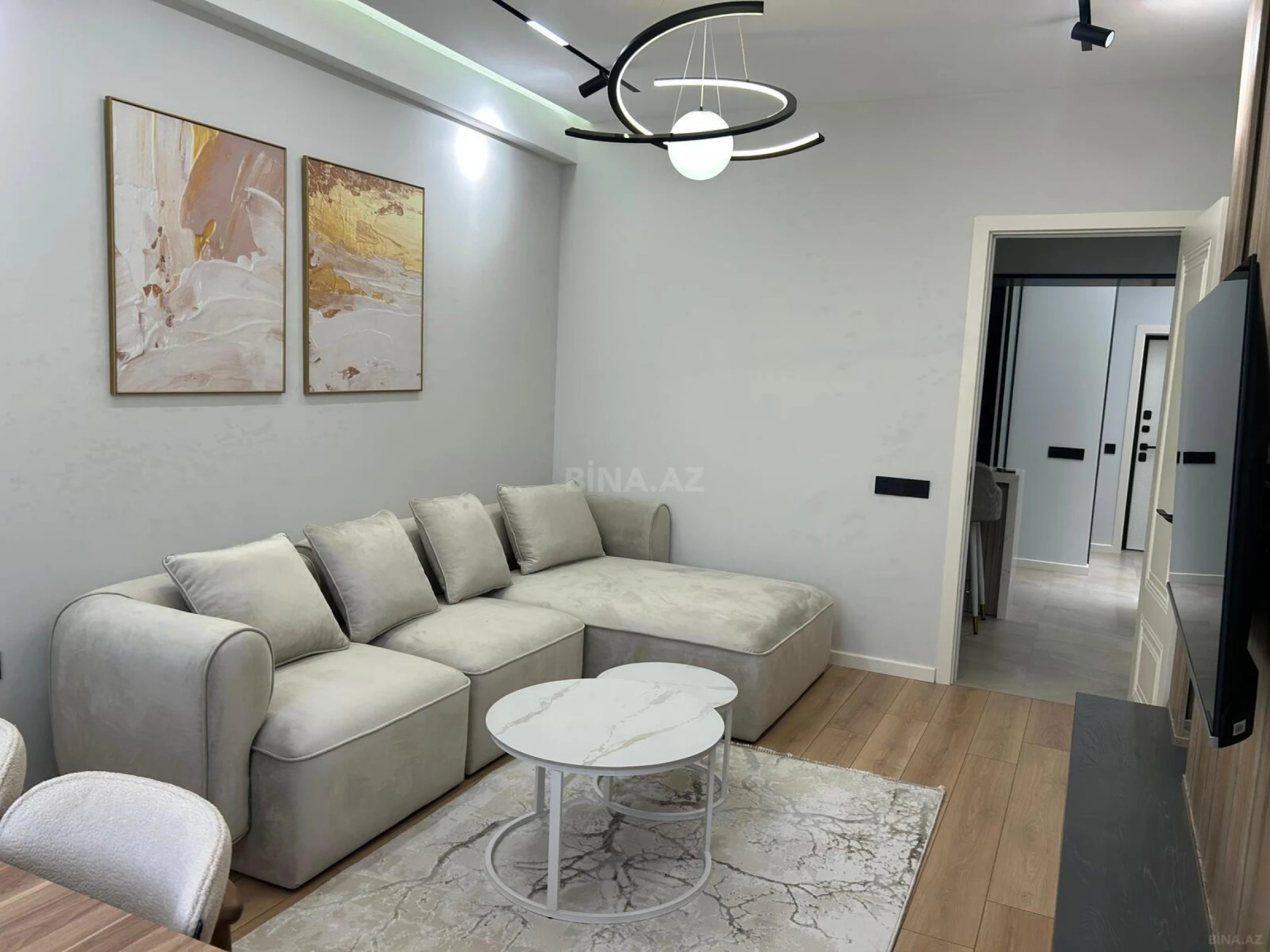 Kirayə verilir 2 otaqlı mənzil 70 m²