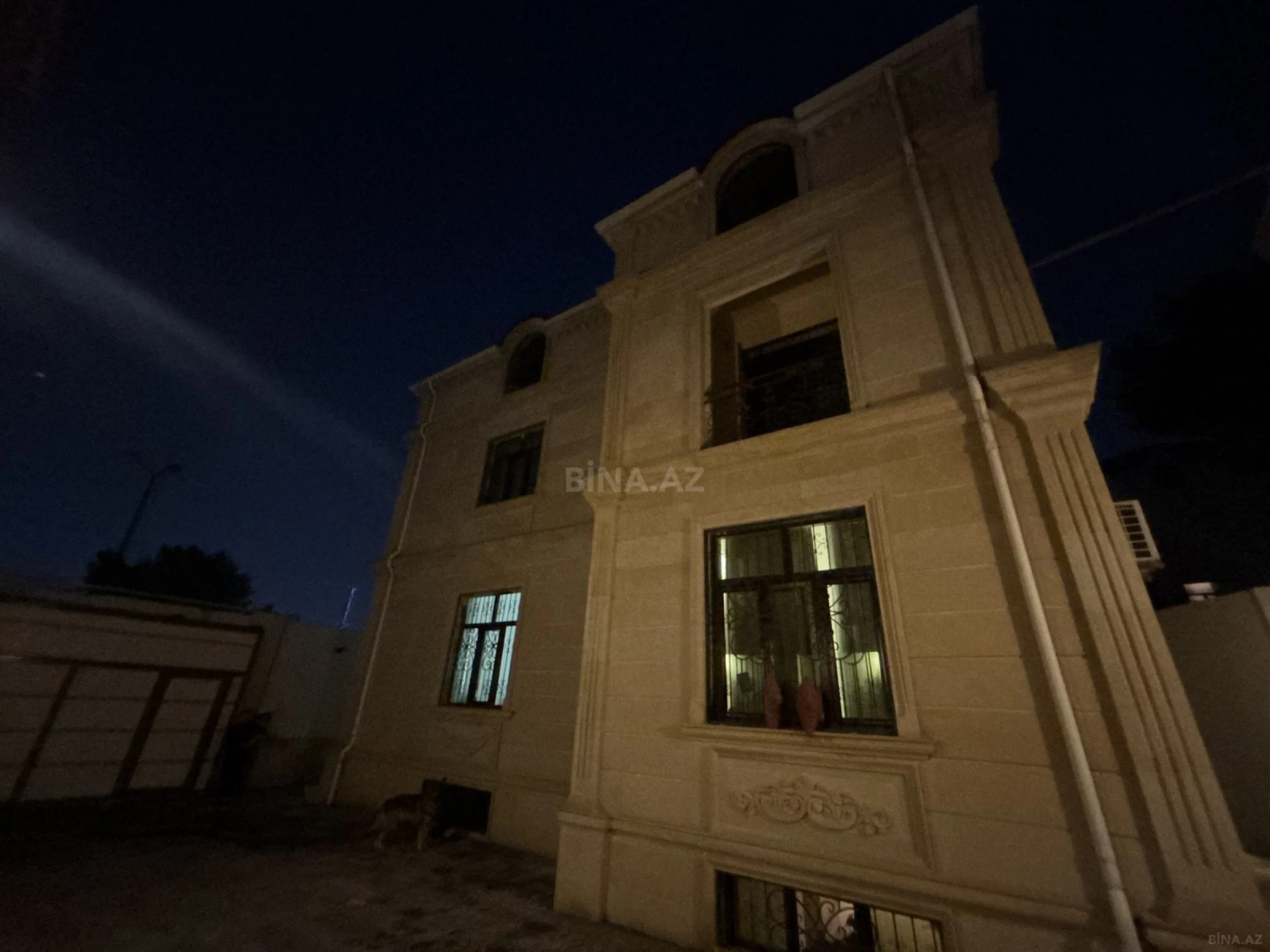 Satılır 6 otaqlı həyət evi 450 m²