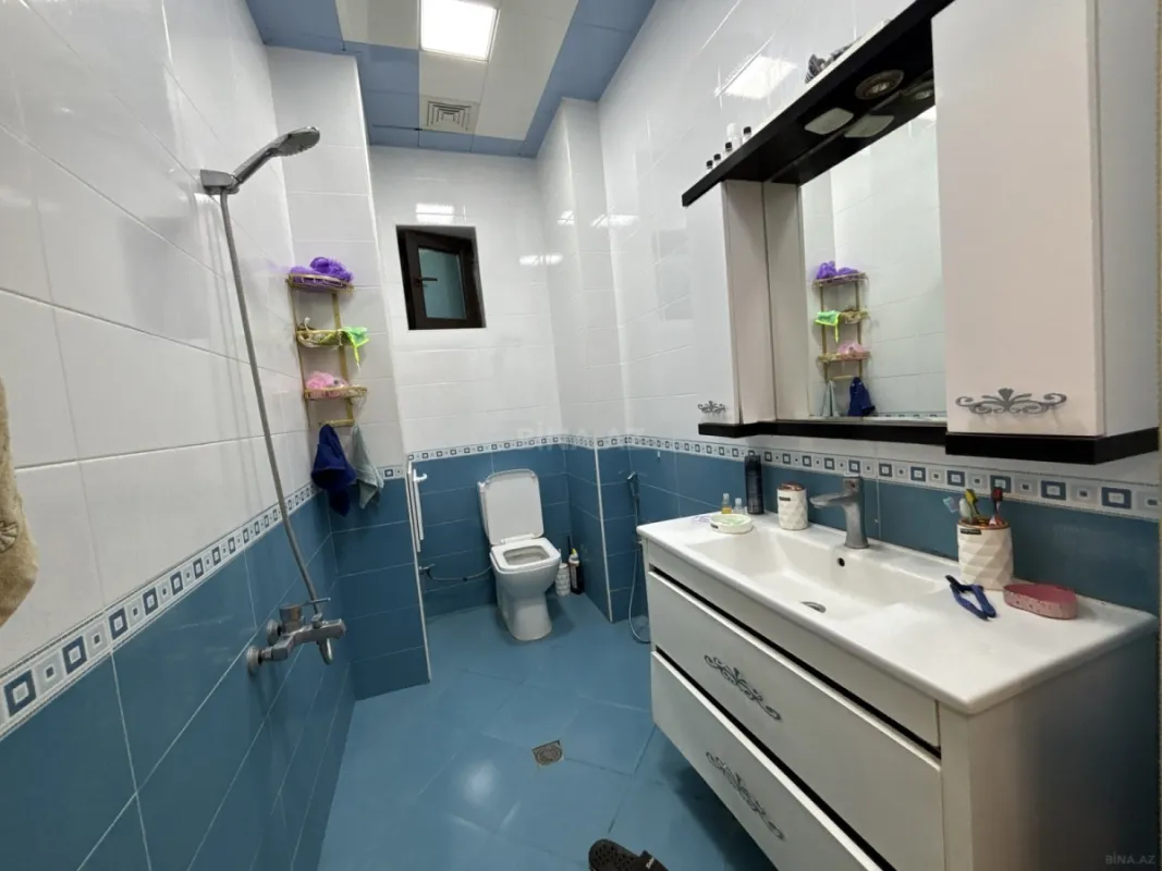 Satılır 6 otaqlı həyət evi 450 m²