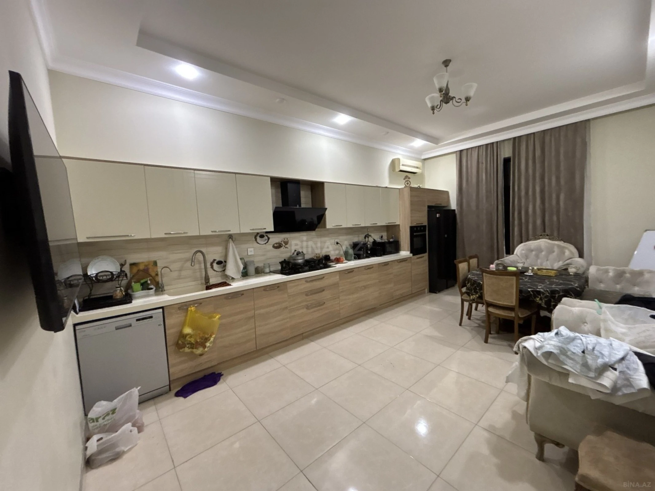 Satılır 6 otaqlı həyət evi 450 m²