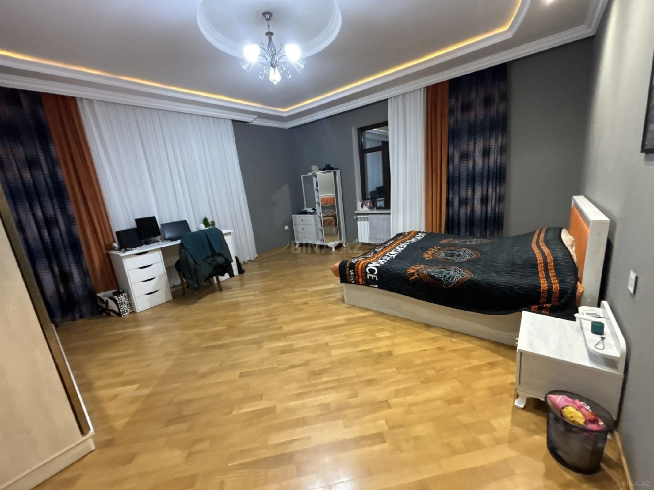 Satılır 6 otaqlı həyət evi 450 m²