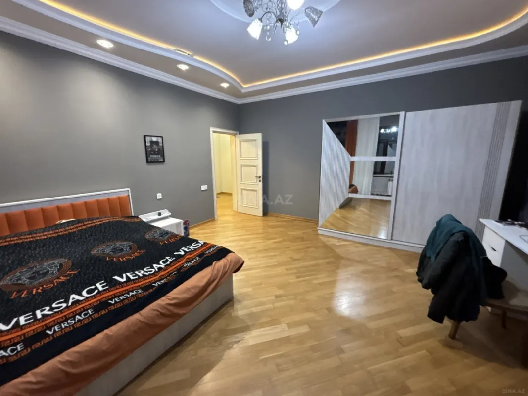 Satılır 6 otaqlı həyət evi 450 m²