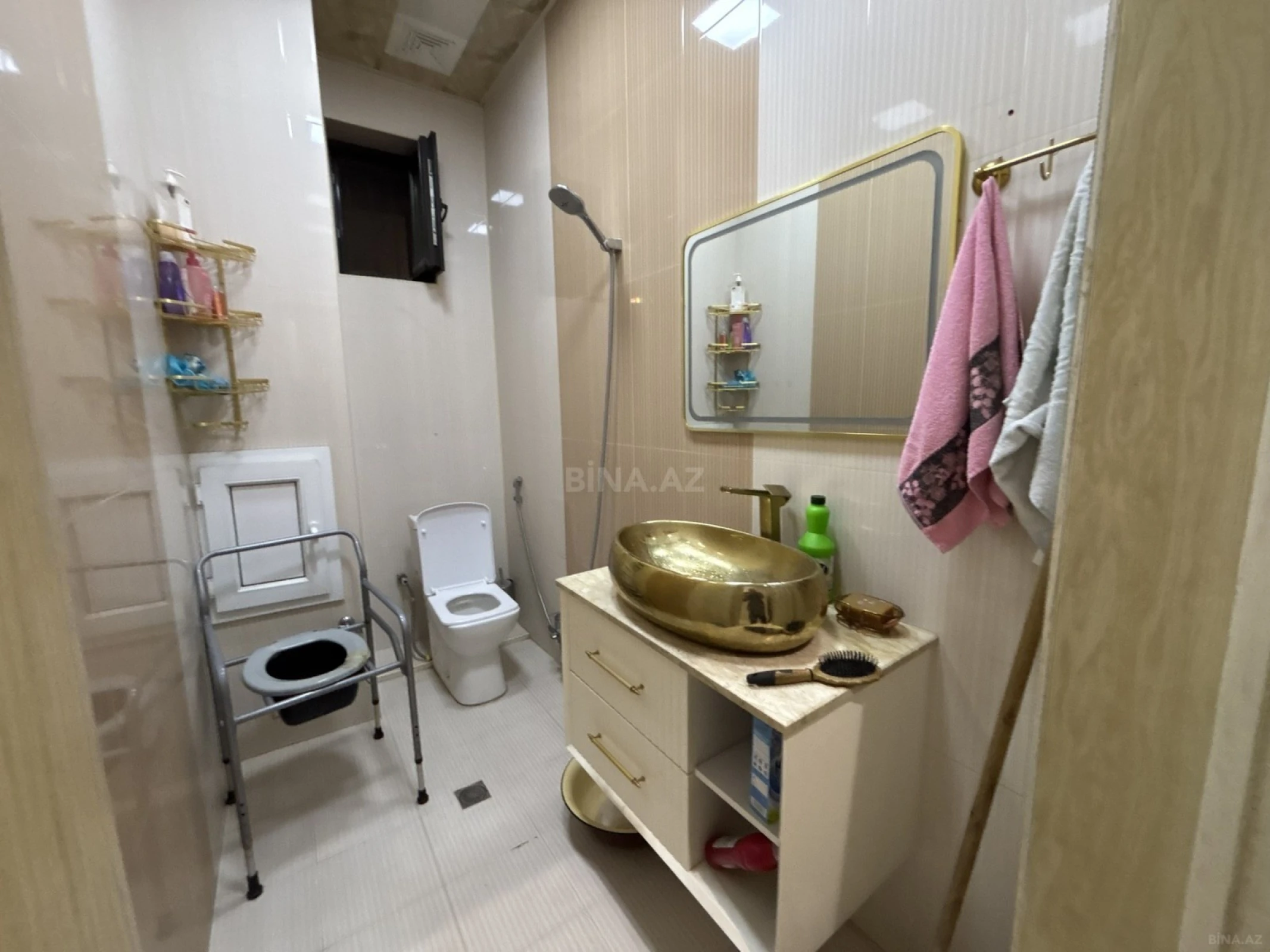 Satılır 6 otaqlı həyət evi 450 m²