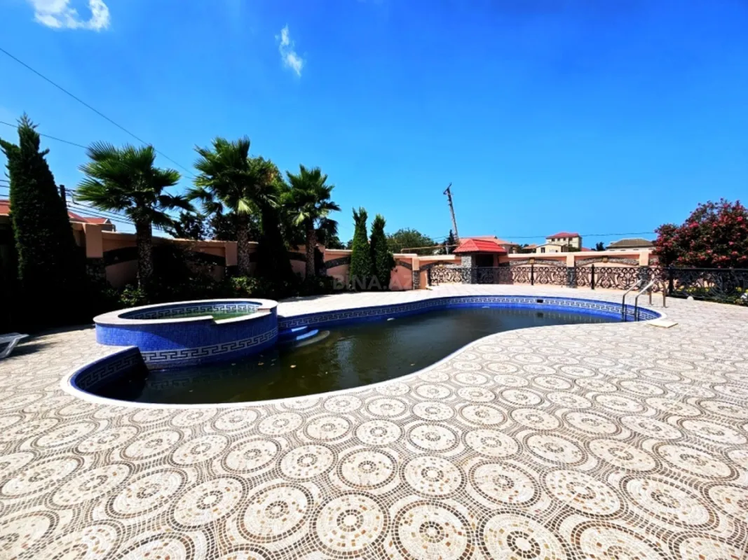 Satılır 5 otaqlı həyət evi 400 m²