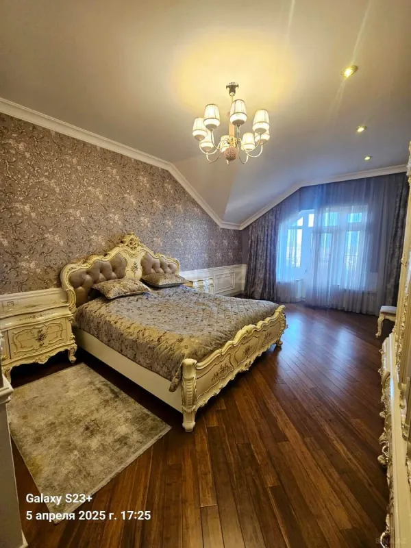 Satılır 5 otaqlı həyət evi 400 m²