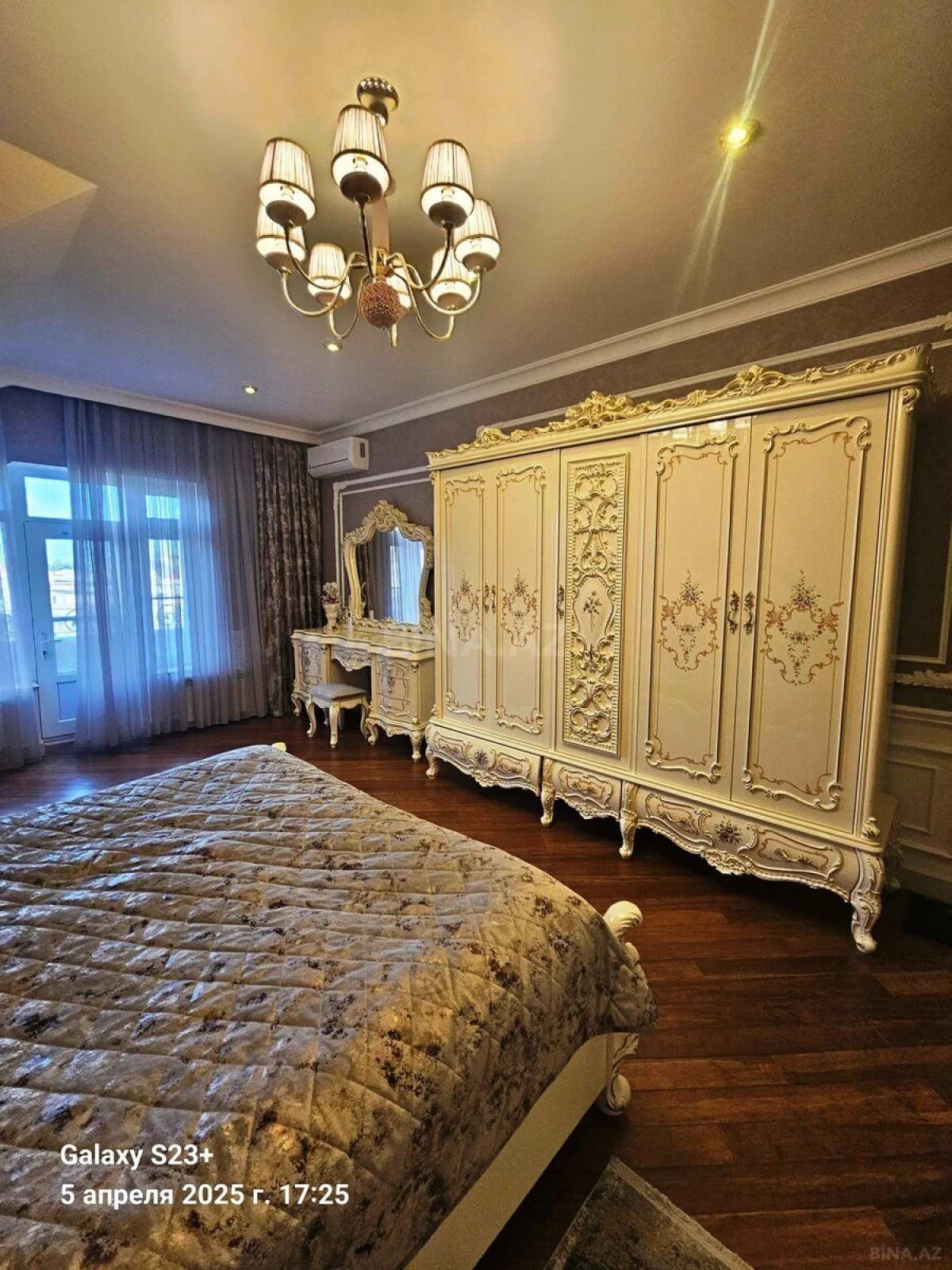 Satılır 5 otaqlı həyət evi 400 m²