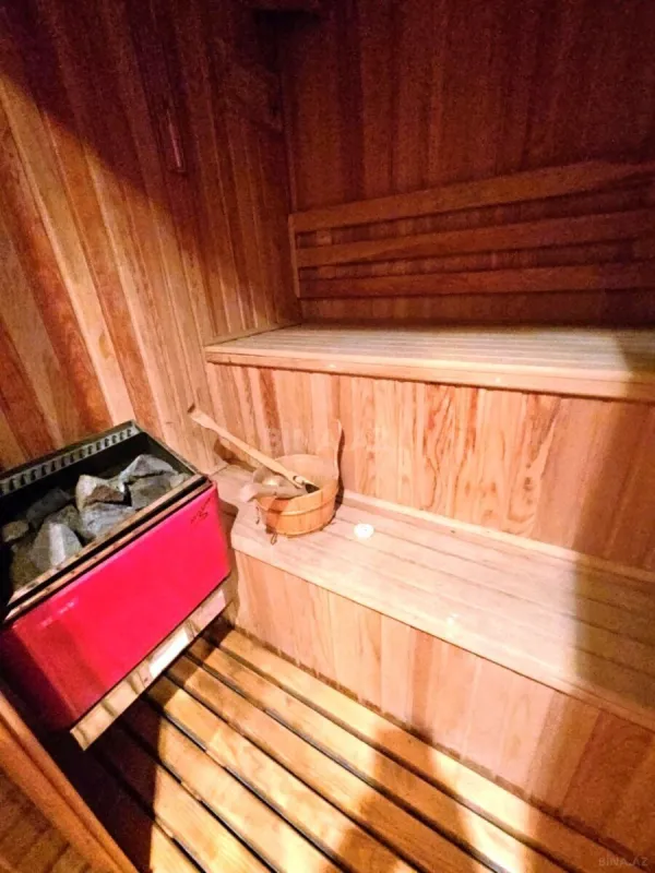 Satılır 5 otaqlı həyət evi 400 m²