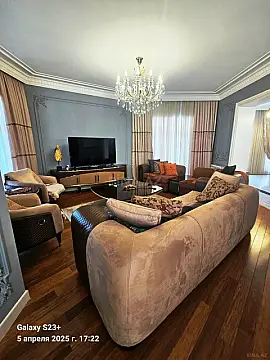 Satılır 5 otaqlı həyət evi 400 m²
