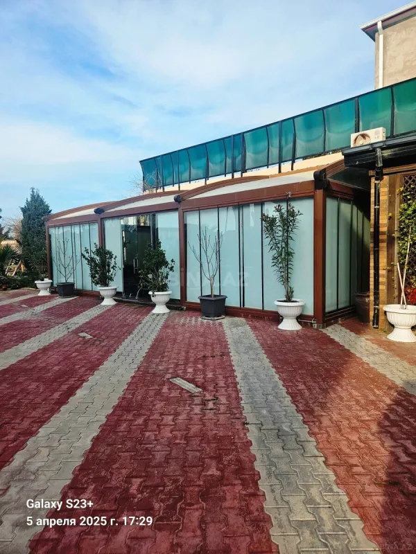 Satılır 5 otaqlı həyət evi 400 m²