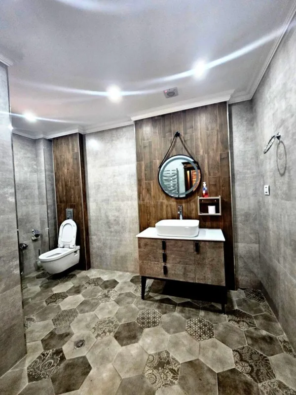 Satılır 5 otaqlı həyət evi 400 m²